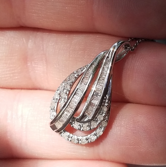 Signed Sterling SILVER KA 1772 Diamond Pendant - Picture 15 of 16